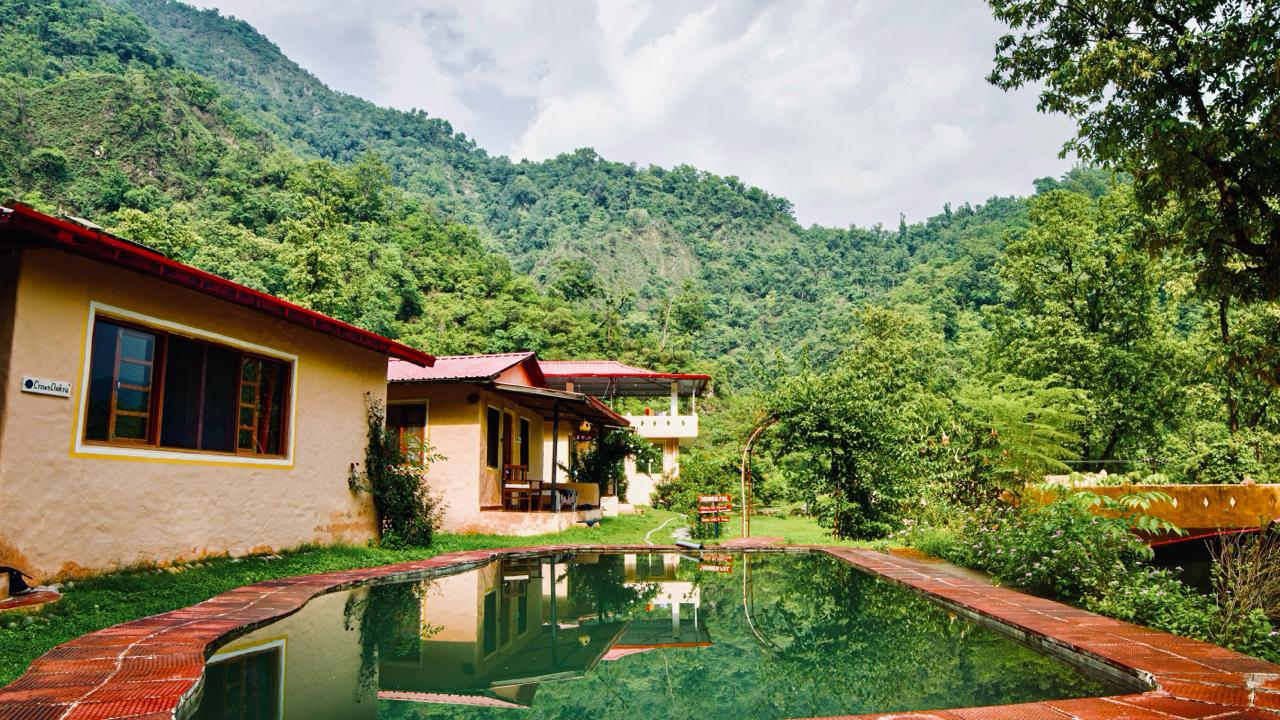 Shiv Shakti Yogpeeth Cottages - Tap to explore photos