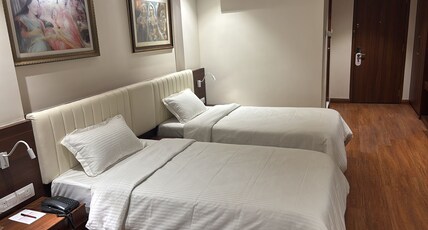 The Highway View(Shikara) Room Type - Royale Twin Room The Highway View(Shikara) Room Type - Royale Twin Room
