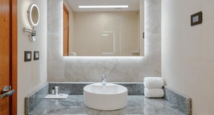 DoubleTree by Hilton Addis Ababa Airport Room Type - KING JUNIOR SUITE