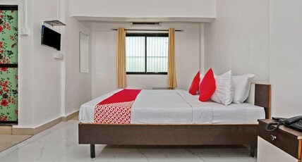 Hotel Shubham Grand Room Type - Deluxe Room