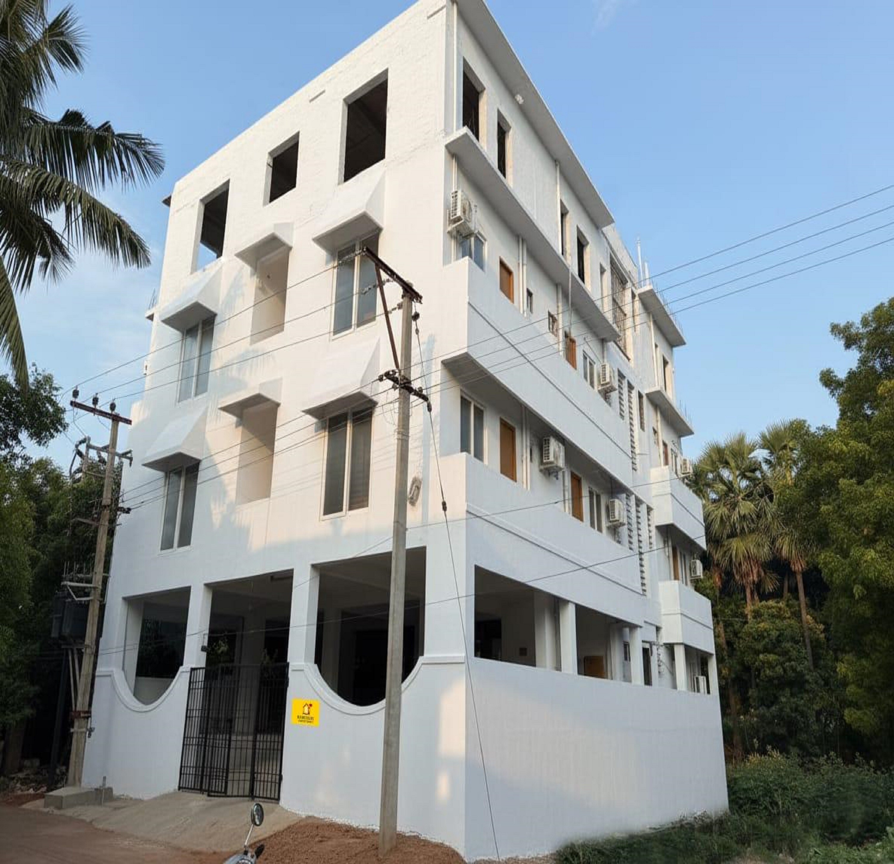Pondicherry Comfort Rooms - Tap to explore photos