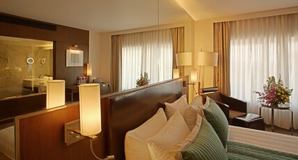 St Laurn- Koregaon Park Room Type - Executive Deluxe Room with Bathtub