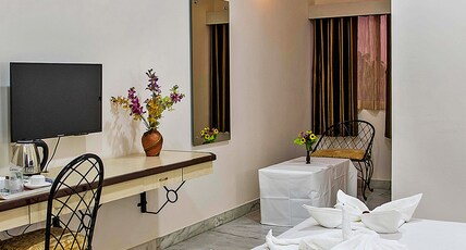 Royal Airavatha Residency Room Type - Deluxe Twin Room