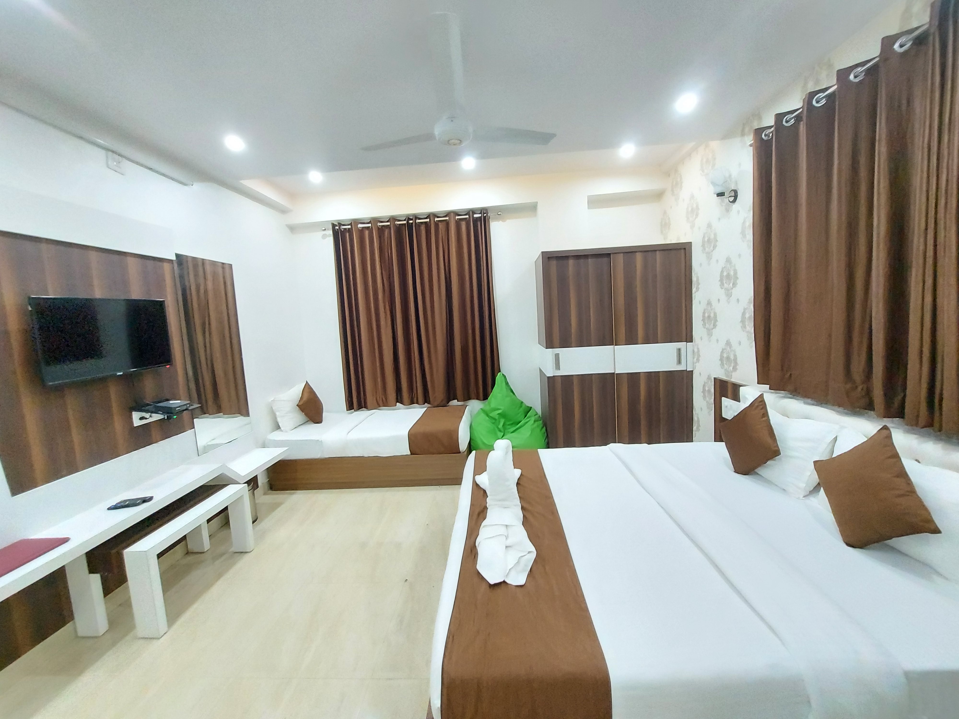 Hotel Harku Villa - Tap to explore photos