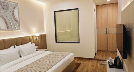 Hotel Pallavi Grand Room Type - Queen Room