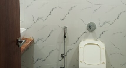 Hotel Gungun Room Type - Luxury AC Room with Ensuite Bathroom