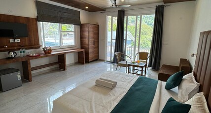 The Mountain Walk Stay & Cafe with Pool Room Type - Mountain View