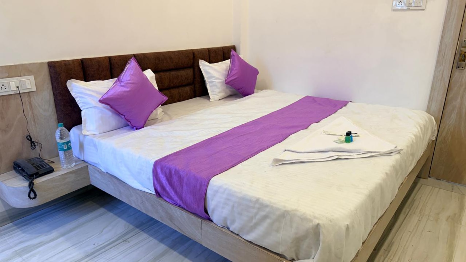 Hotel Geeta Shree - Tap to explore photos