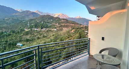 Heryk Hillview Hotel Room Type - Standard Room With Mountain View