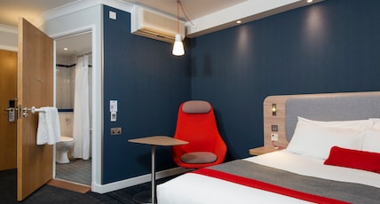 Holiday Inn Express Edinburgh - Leith Waterfront Room Type - 1 Double Accessible with Free Hot Breakfast Holiday Inn Express Edinburgh - Leith Waterfront Room Type - 1 Double Accessible with Free Hot Breakfast