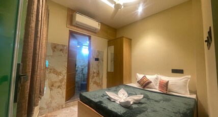 V Stays CUSAT | Couple Friendly Budget Stays Room Type - Deluxe A/c Couple Room