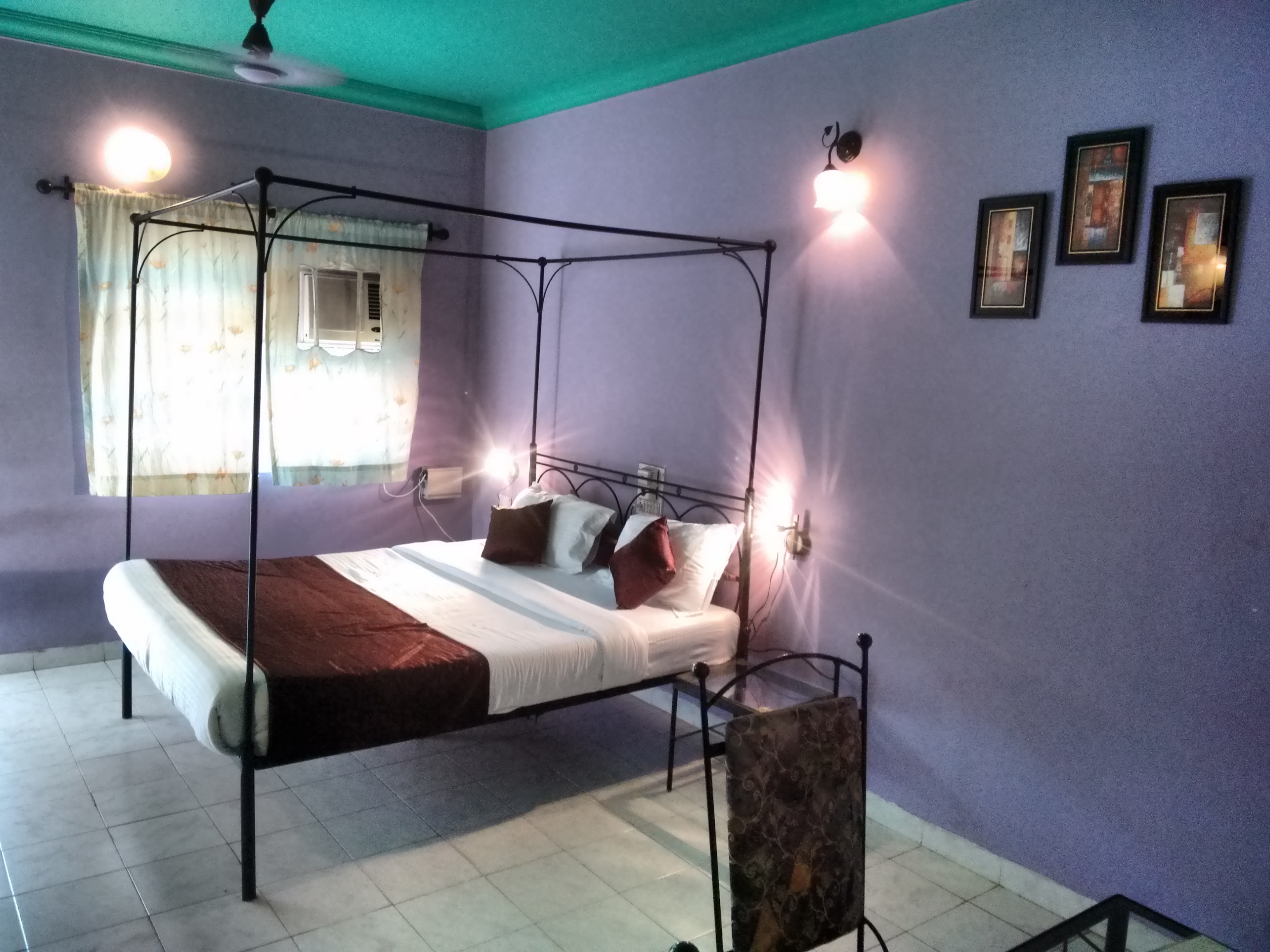 Libton Manor - Tap to explore photos