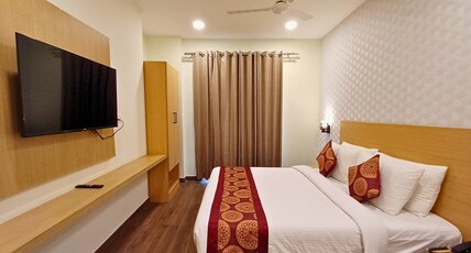 HIBISCUS SELECT HOTEL Room Type - Deluxe Room with swimming pool access