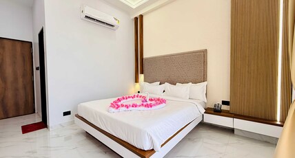 Mandhata Riverview Palace Room Type - Standard Room with River View