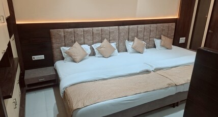 Vallabh Villas Guest House Room Type - Family Room for 6 Adults