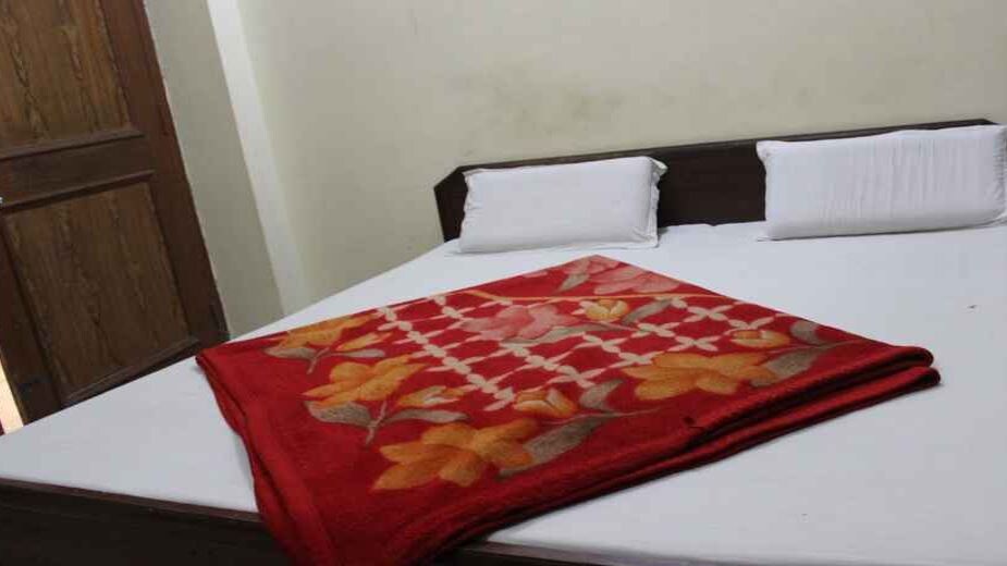 Plaza Inn - Tap to explore photos