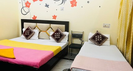 Pushpa Luxury Homestay Room Type - Twin Room