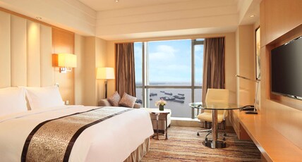 DoubleTree by Hilton Hotel Wuhu Room Type - KING DELUXE ROOM W  VIEW
