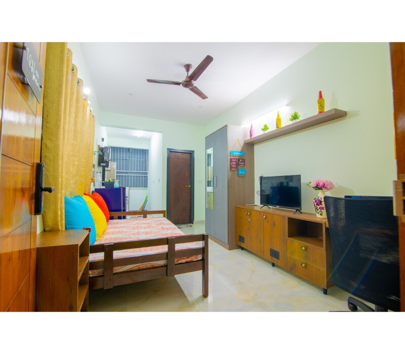 Awesome studio unit in 2nd floor - Tap to explore photos