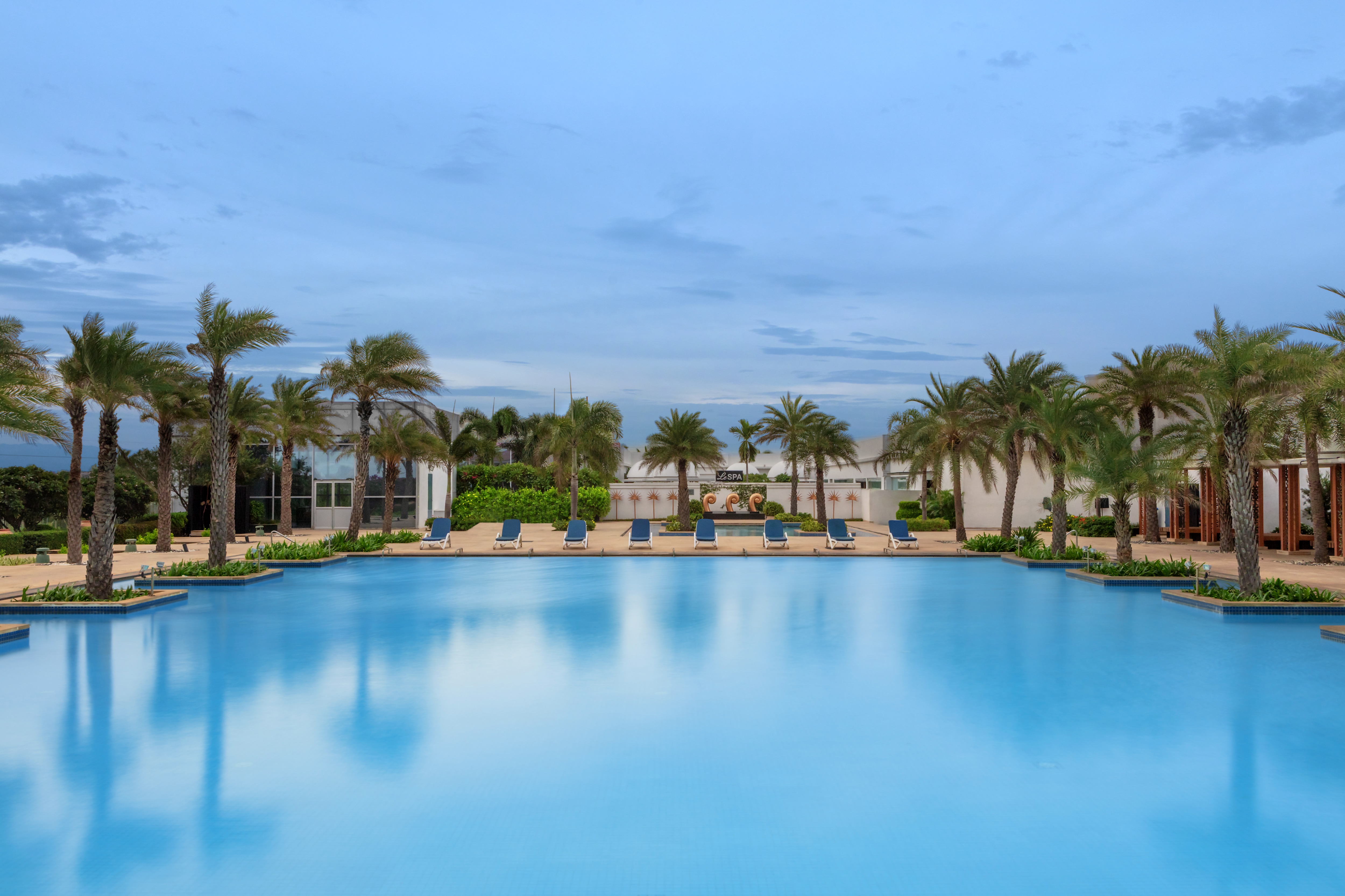 Le Meridien Coimbatore - Tap to explore photos