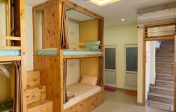 6 Bed Dormitory with Balcony