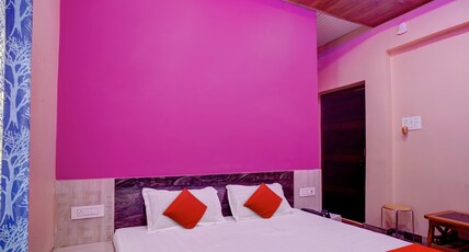 Super OYO 813893 Hotel Siddhi Vinayak Room Type - Classic