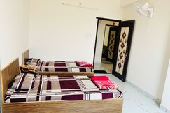 Photos of Sant Gulabrao Maharaj BhaktNiwas