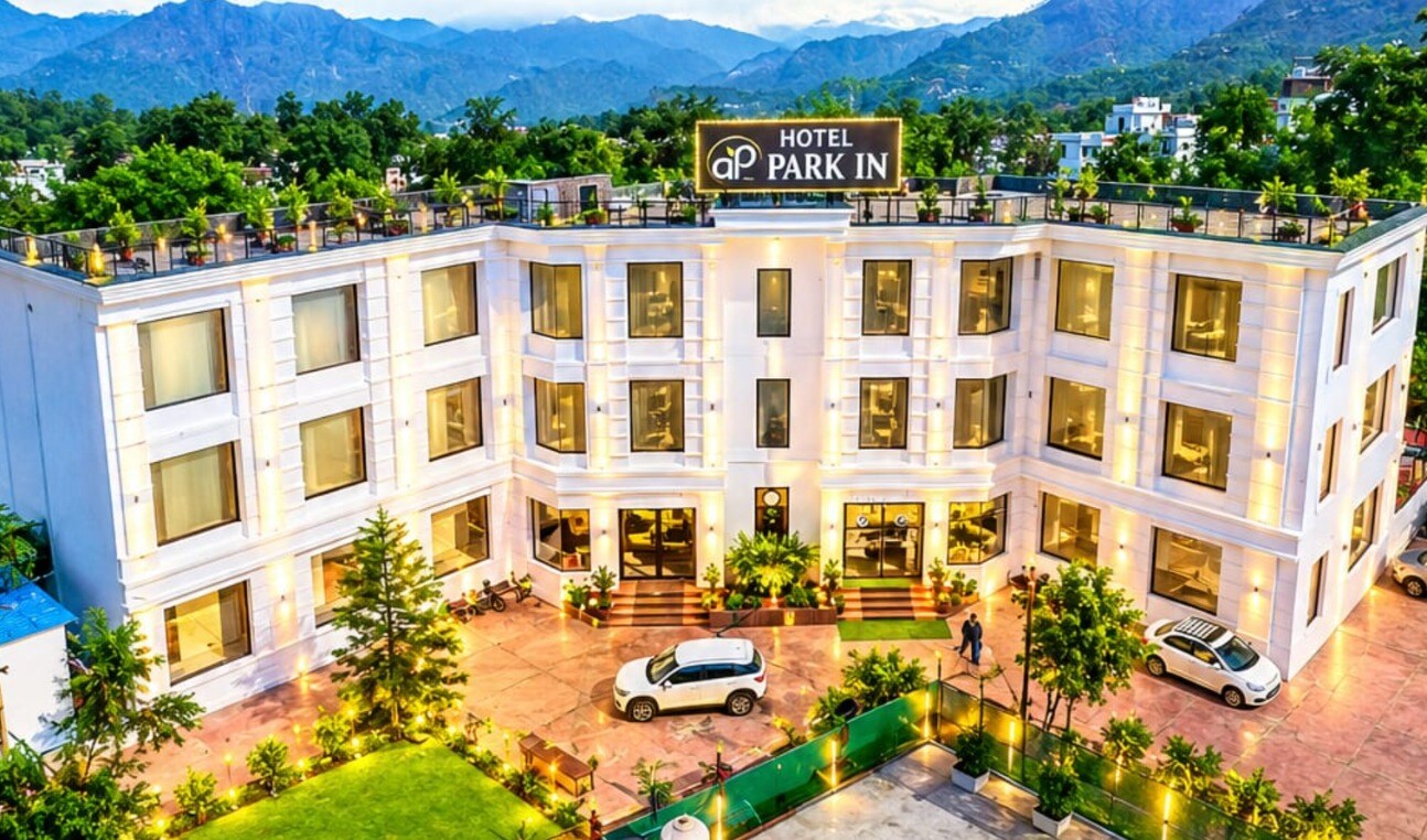 Park In By Jolly Plaza - Tap to explore photos