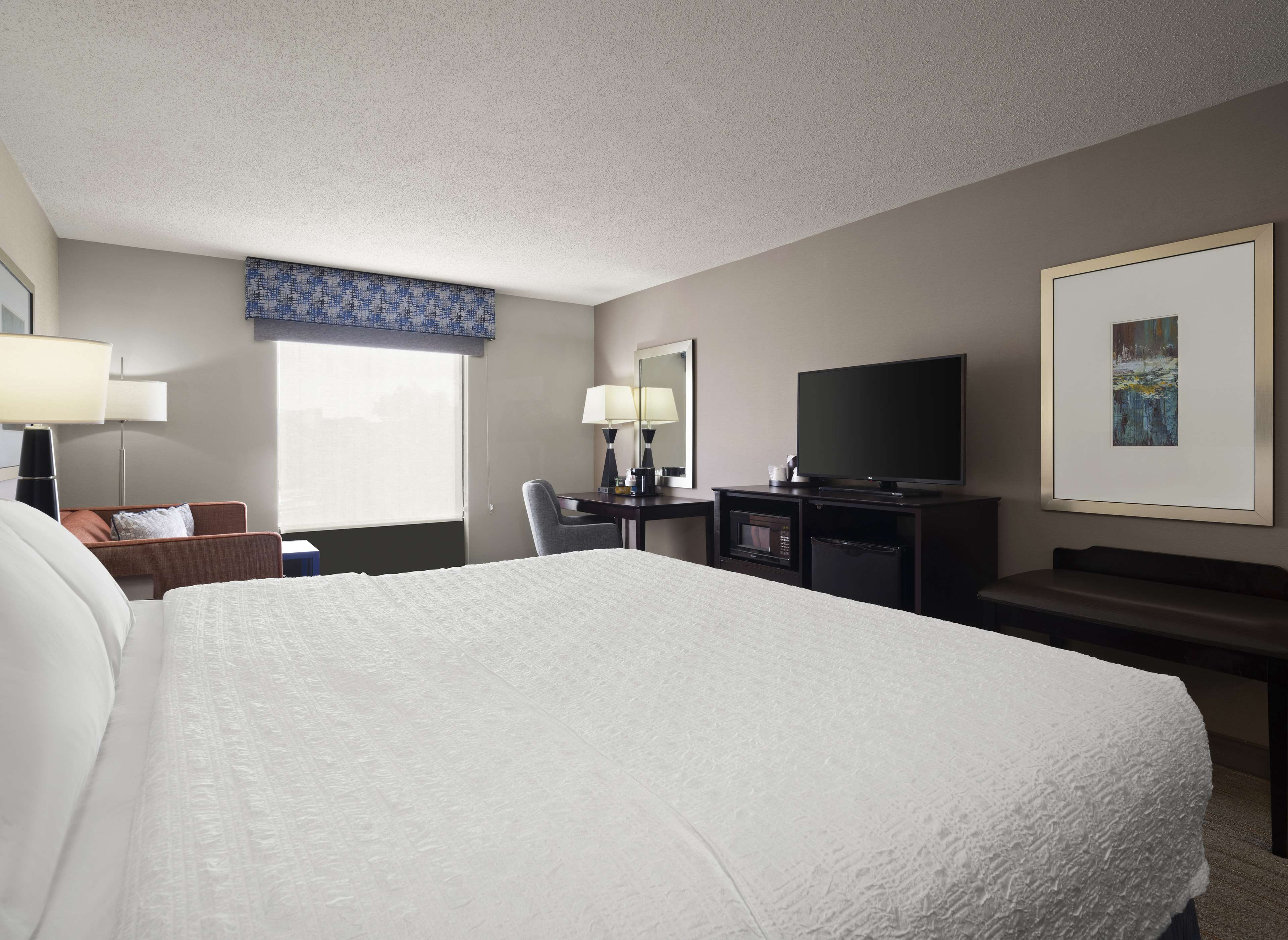 Hampton Inn & Suites by Hilton Arundel Mills/Baltimore - Tap to explore photos
