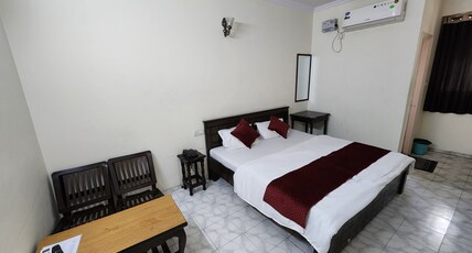 HOTEL VICTORIA Room Type - DELUXE ROOM