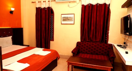 Hotel Santana (2 minute walk from beach) Room Type - Double Bed AC Room (With Common Balcony) Hotel Santana (2 minute walk from beach) Room Type - Double Bed AC Room (With Common Balcony)
