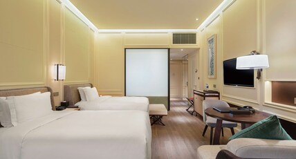 Hilton Dalian Golden Pebble Beach Resort Room Type - TWIN DELUXE ROOM W BALCONY