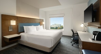 EVEN Hotels ATLANTA - COBB GALLERIA Room Type - 1 King Bed Premium