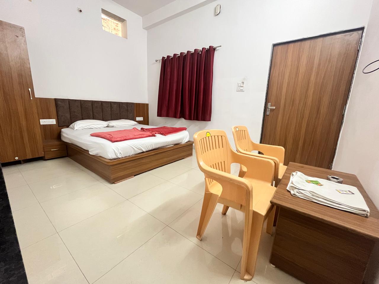 HOTEL SHRI RAM PALACE - Tap to explore photos