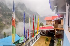 DAKSHA LACHUNG NEST COTTAGE