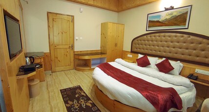 Hotel Bodh International Room Type - Honeymoon Suite