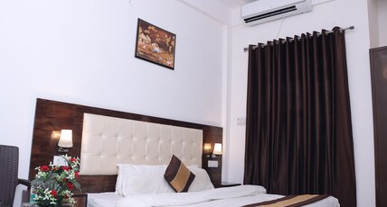 Hotel Khushi Room Type - Deluxe Room