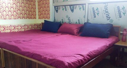 L99 Homestay Room Type - AC ROOM in Budget - Near Ram Mandir