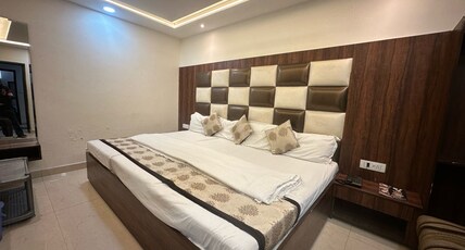Hotel Seeta Since 1965 | 30 seconds walk to Golden Temple Room Type - Triple Bed Family Room