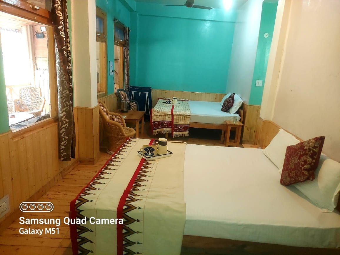 Bisht Niwas Guest House - Tap to explore photos