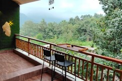 Hillview Escape   Cozy 1 BHK Apartment