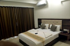 Hotel Precious  Pearl