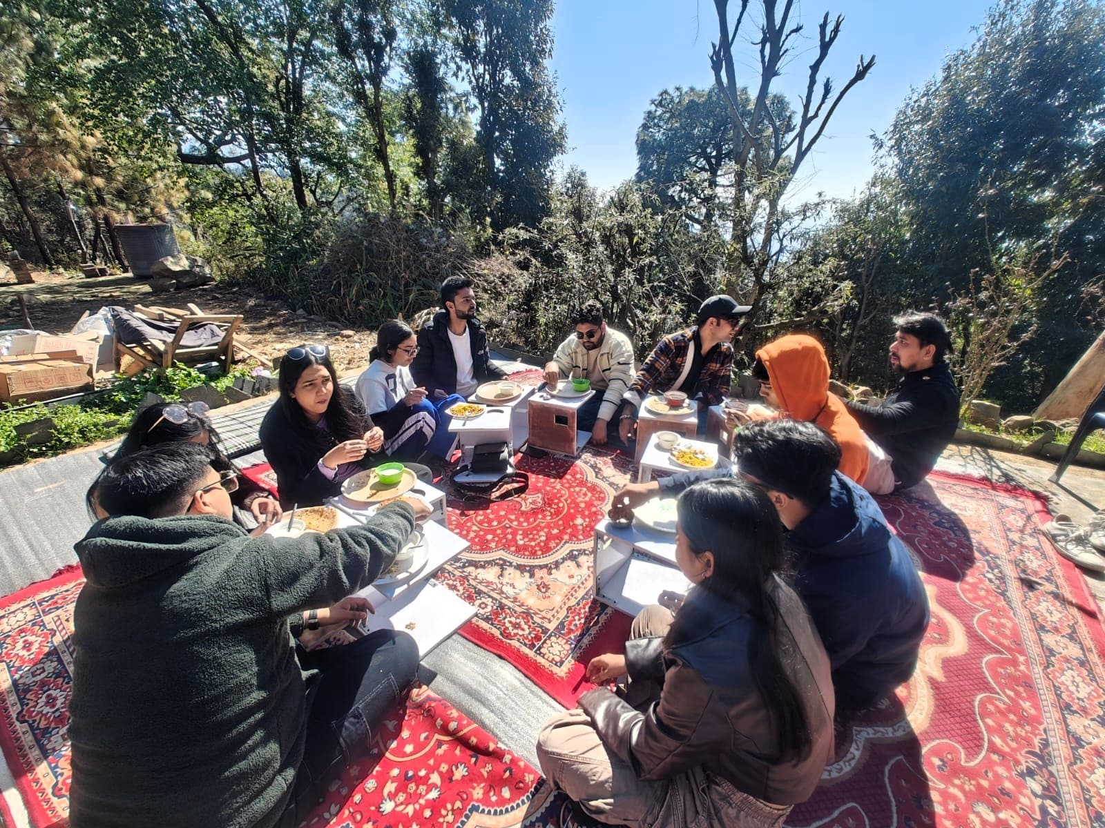 Vibe Hostel Naddi - Near Dal Lake - Tap to explore photos