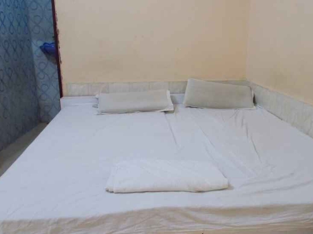 Sandhu Guest house - Tap to explore photos
