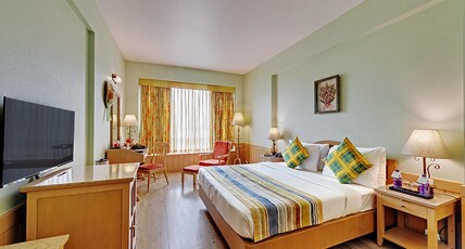 E-Square The Fern Pune, Series by Marriott Room Type - Winter Green Room, 1 King Bed