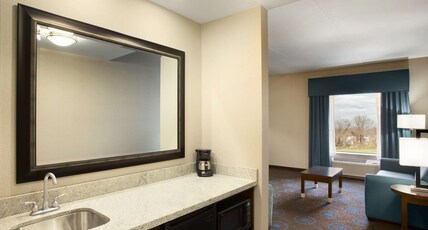 Hampton Inn & Suites Edgewood/Aberdeen-South, MD Room Type - 1 KNG STUDIO SUITE NOSMOKE