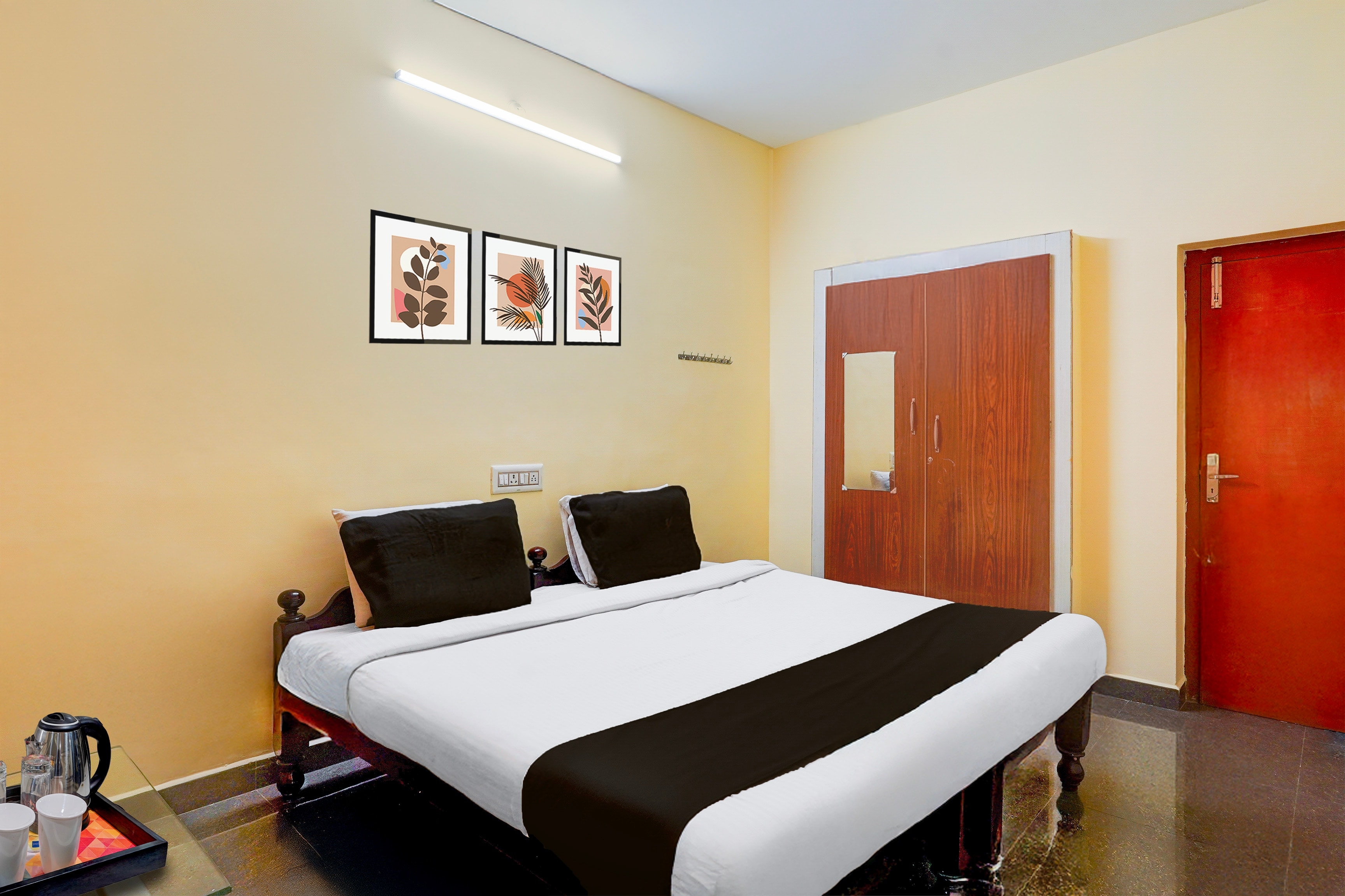Hotel O Poigai Near Airport - Tap to explore photos