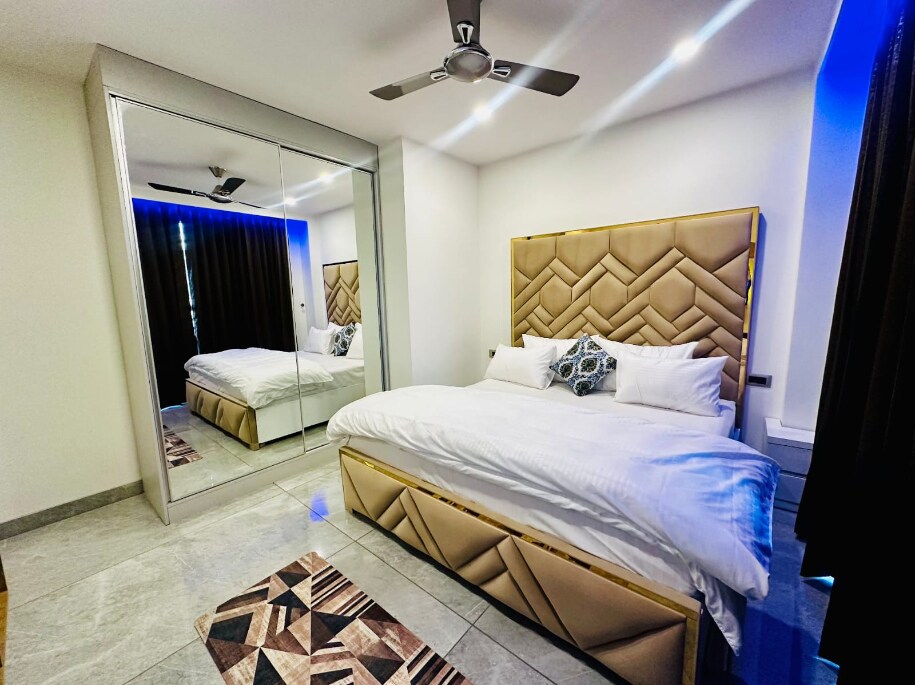 Hill Queen Luxury Stay 3BHK Apartment - Tap to explore photos