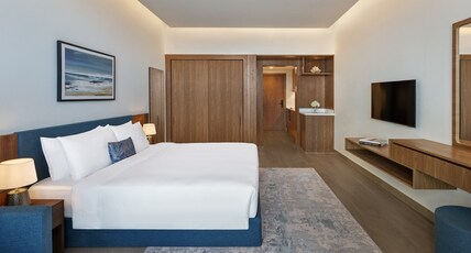 Beach Bay Hotel Mirfa Room Type - Studio - King Bed