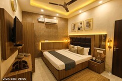 Address of Hotel Silver Star
